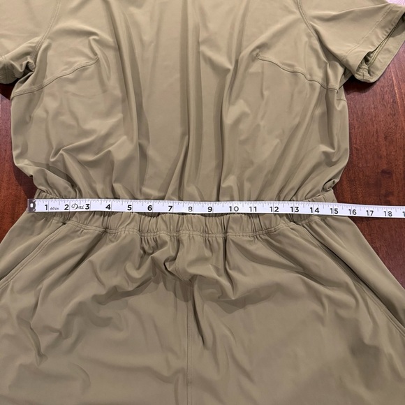 Lululemon Lightweight High-Neck Romper Bronze Green Size 10 Travel Casual - Picture 9 of 10